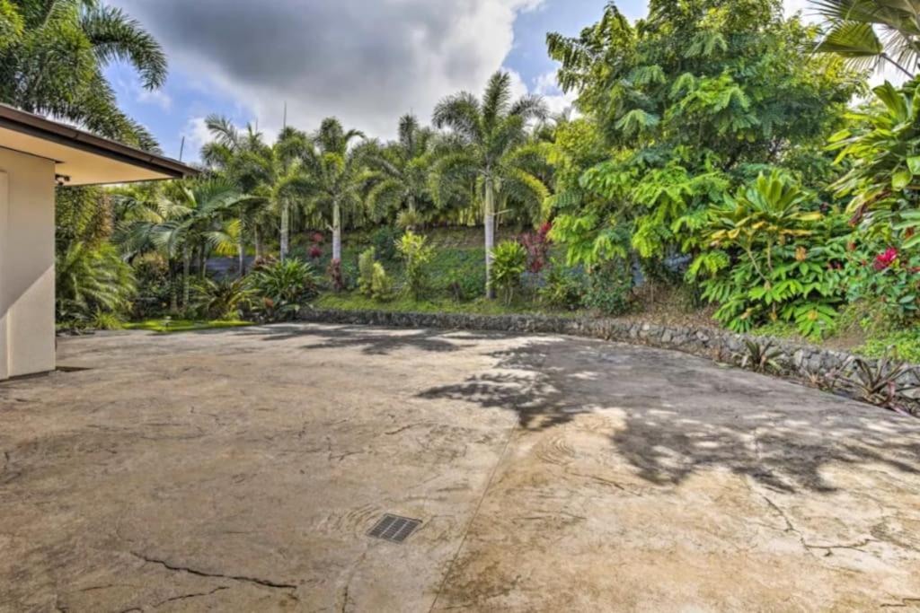 Sweeping Ocean Views Ideal Location Gated Villa Kailua-Kona Exterior photo